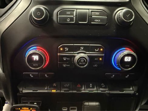 Used 2022 Chevrolet Silverado 1500 LT w/ Z71 Off-Road Package image 20