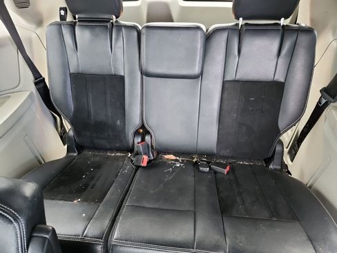 Used 2017 Dodge Grand Caravan SXT w/ Driver Convenience Group image 28