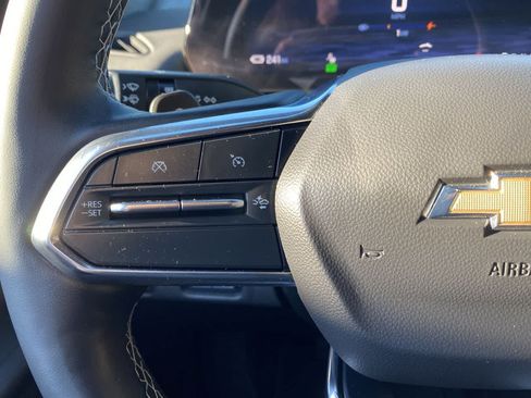 Used 2025 Chevrolet Silverado EV LT AWD/4WD image 20
