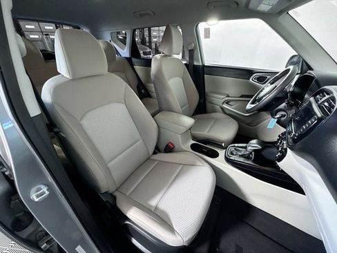 Used 2023 Kia Soul LX FWD image 22