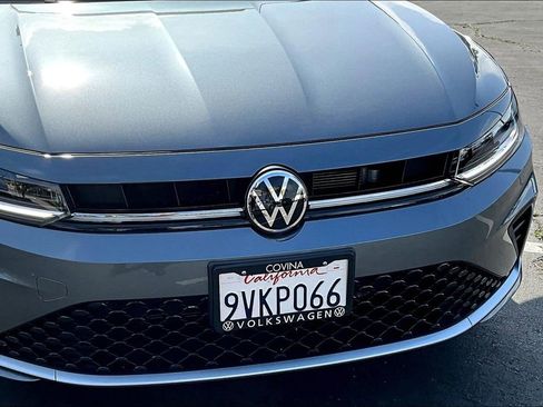 Used 2025 Volkswagen Jetta SEL image 29