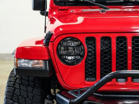 Used 2022 Jeep Gladiator Overland w/ Popular Equipment Package AWD/4WD image 3