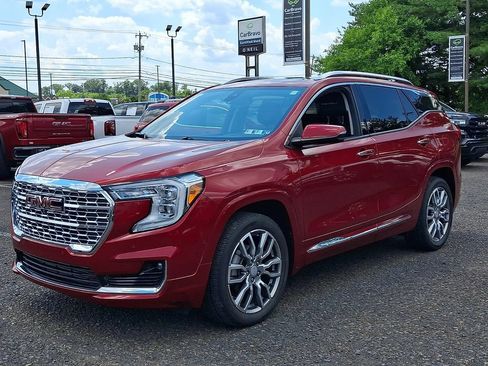 Used 2023 GMC Terrain Denali w/ Denali Premium Package AWD/4WD image 3