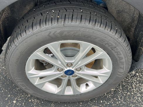 Used 2019 Ford Escape SE FWD image 7