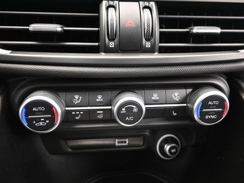 Used 2021 Alfa Romeo Giulia Ti Sport image 33