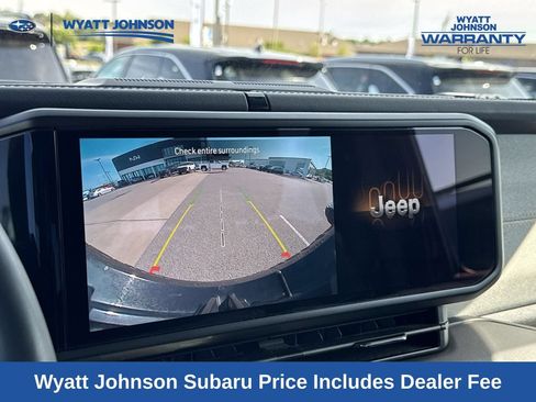 Used 2024 Jeep Wrangler Unlimited Sahara AWD/4WD image 22