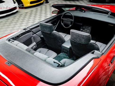 Used 1992 Chevrolet Camaro RS RWD image 36