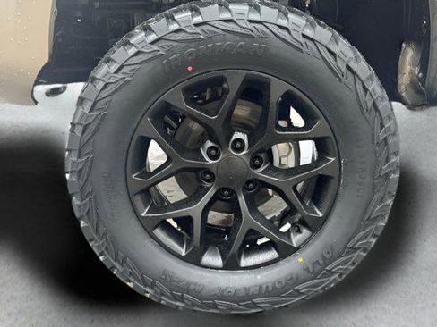 Used 2024 Nissan Titan PRO-4X w/ Off Road Protection Package image 9