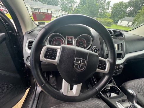 Used 2016 Dodge Journey SE w/ Flexible Seating Group image 12