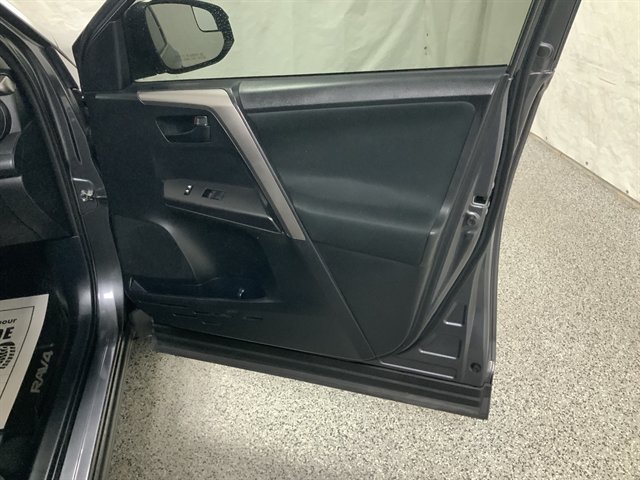 Used 2018 Toyota RAV4 LE w/ All Weather Liner Package AWD/4WD image 21