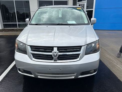 Used 2010 Dodge Grand Caravan SXT FWD image 12