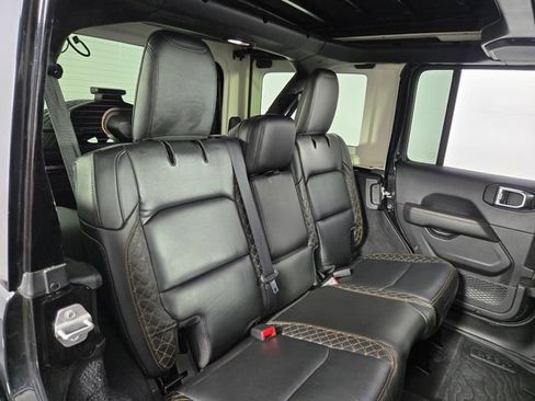 Used 2021 Jeep Wrangler Unlimited Sahara AWD/4WD image 16