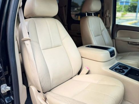 Used 2012 GMC Yukon SLT w/ SLT-2 Equipment Package RWD image 28