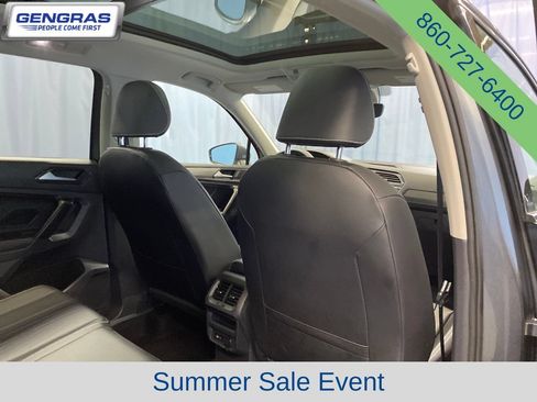 Used 2022 Volkswagen Tiguan SE AWD/4WD image 38