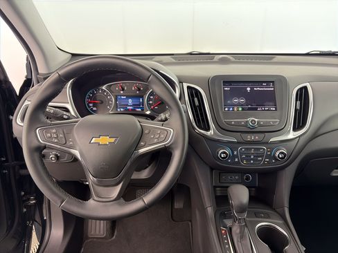 Used 2024 Chevrolet Equinox LT AWD/4WD image 3