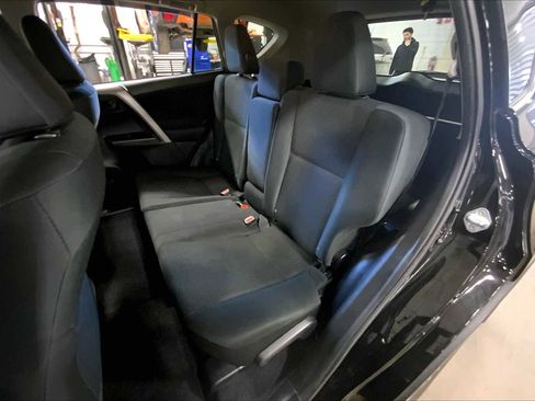 Used 2017 Toyota RAV4 LE w/ Carpet Mat Package image 20