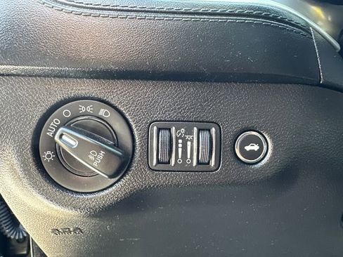 Used 2019 Dodge Charger R/T w/ Plus Group image 28