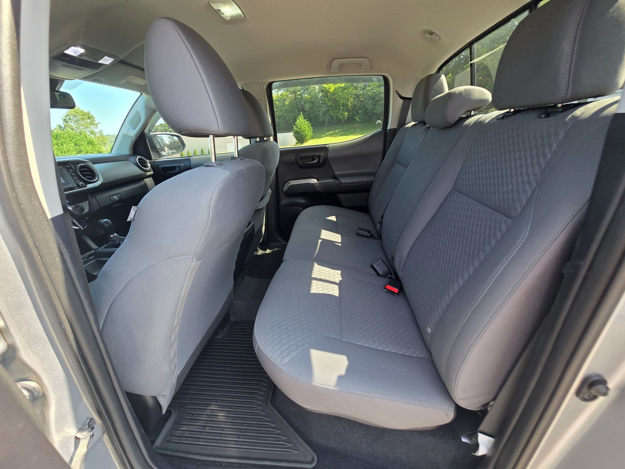 Used 2021 Toyota Tacoma SR5 RWD image 18