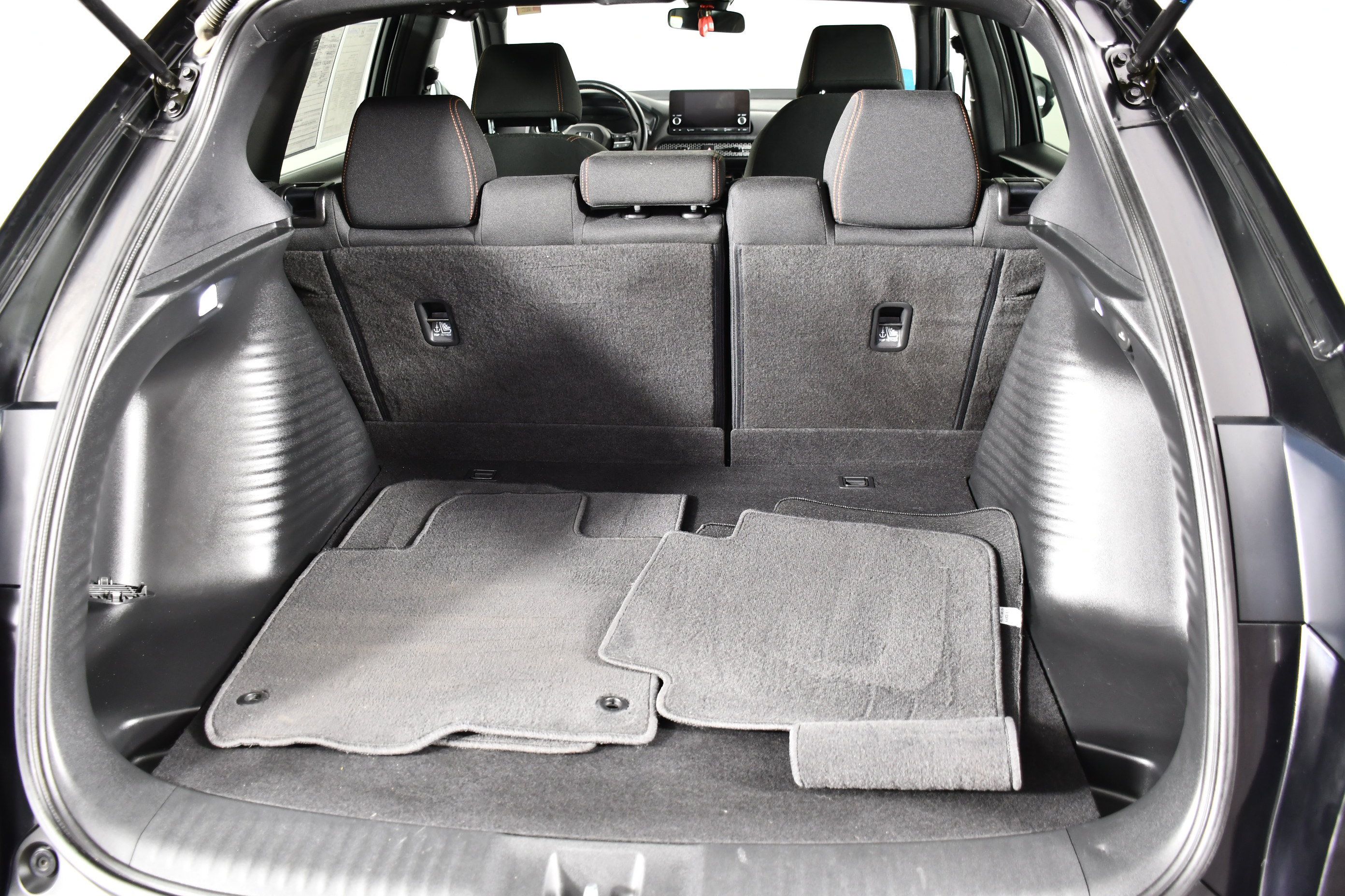 Certified 2025 Honda HR-V Sport image 46