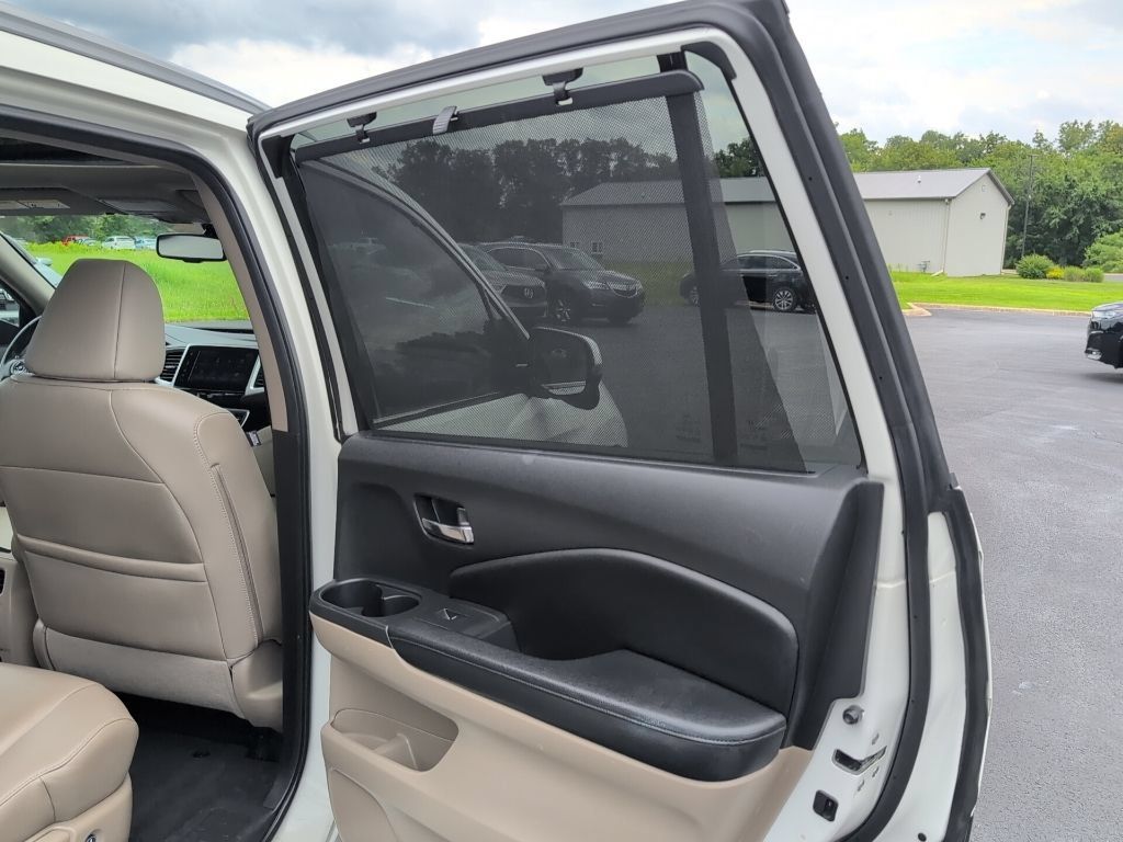 Used 2017 Honda Pilot Touring image 44
