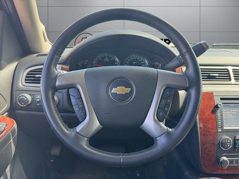 Used 2013 Chevrolet Avalanche LTZ AWD/4WD image 13