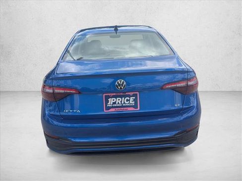 Used 2024 Volkswagen Jetta SE FWD image 6