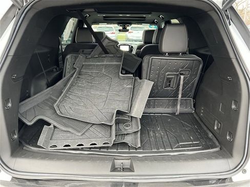 Certified 2023 Chevrolet Traverse Premier w/ Redline Edition image 20