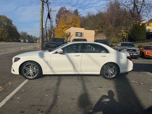 Used 2017 Mercedes-Benz E 300 4MATIC image 4