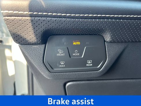Used 2024 Volkswagen Atlas SE FWD image 21