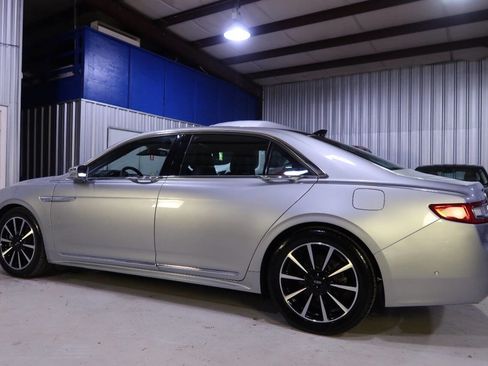 Used 2020 Lincoln Continental Reserve image 2