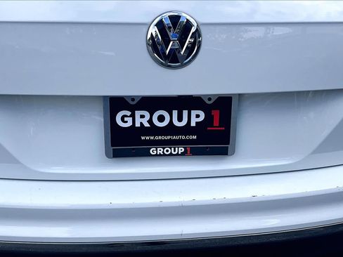 Used 2021 Volkswagen Tiguan SE FWD image 33
