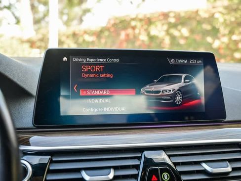 Used 2019 BMW 530e w/ Convenience Package image 22