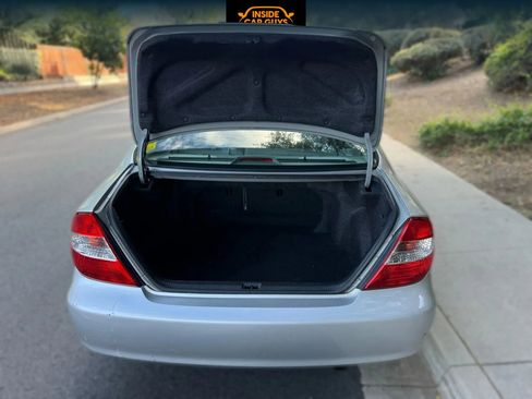 Used 2002 Toyota Camry XLE image 9