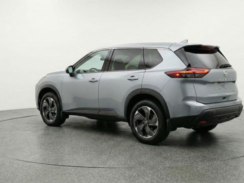 Used 2025 Nissan Rogue SV AWD/4WD image 6