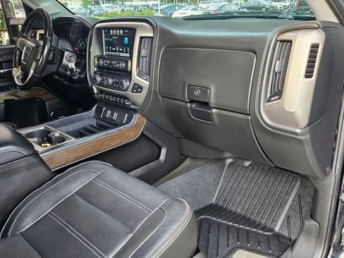 Used 2018 GMC Sierra 2500 Denali w/ Duramax Plus Package AWD/4WD image 22