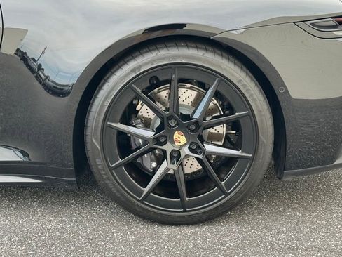 Used 2025 Porsche 911 Carrera image 2
