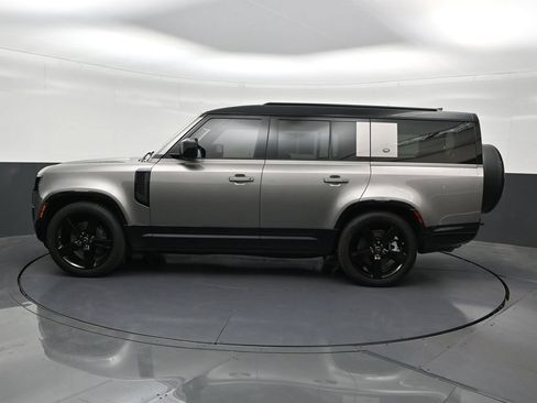 Used 2024 Land Rover Defender 130 X-Dynamic SE AWD/4WD image 2