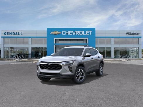 New 2026 Chevrolet Trax LT w/ Sunroof Package FWD image 8