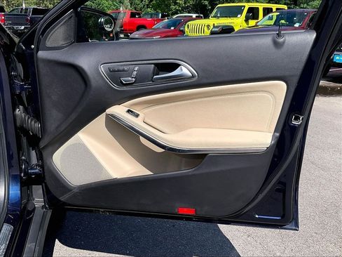 Used 2018 Mercedes-Benz GLA 250 4MATIC image 26