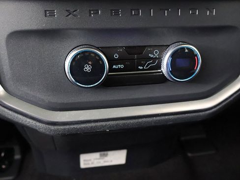 Used 2025 Ford Expedition Max Active image 38