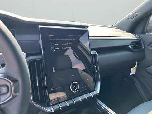 New 2026 GMC Acadia AT4 w/ Super Cruise Package image 31