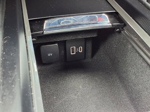 Certified 2024 Lincoln Corsair Reserve image 11