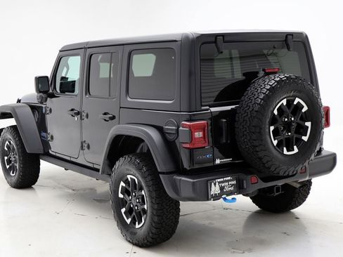 Used 2025 Jeep Wrangler Unlimited Rubicon 4xe w/ Convenience Group image 6