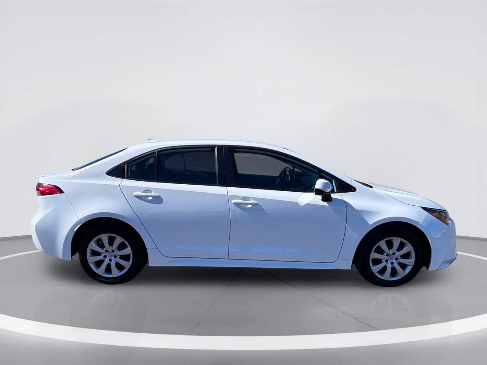 Used 2025 Toyota Corolla LE FWD image 10