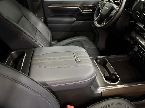 Used 2024 Chevrolet Silverado 2500 High Country w/ High Country Premium Package image 21