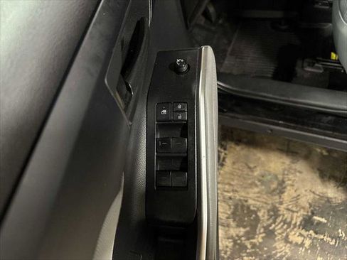 Certified 2022 Toyota Highlander LE image 23