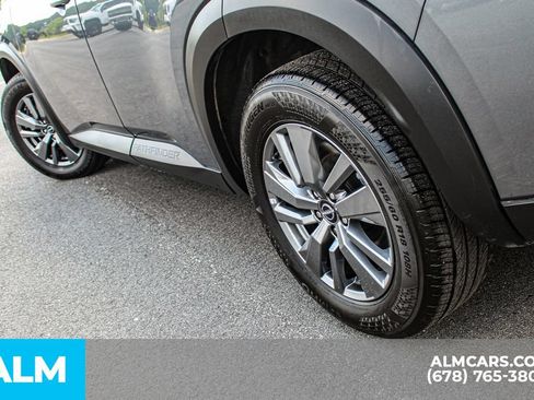 Used 2025 Nissan Pathfinder SV FWD image 15