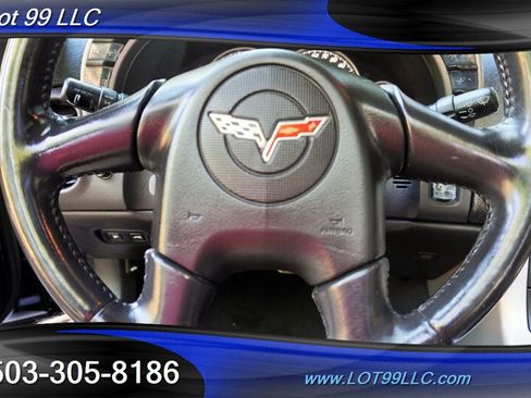 Used 2005 Chevrolet Corvette Coupe w/ Preferred Equipment Group RWD image 21