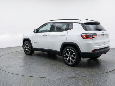 Used 2025 Jeep Compass Limited image 6