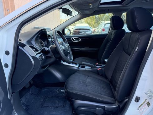 Used 2017 Nissan Sentra SV w/ Style Package image 11